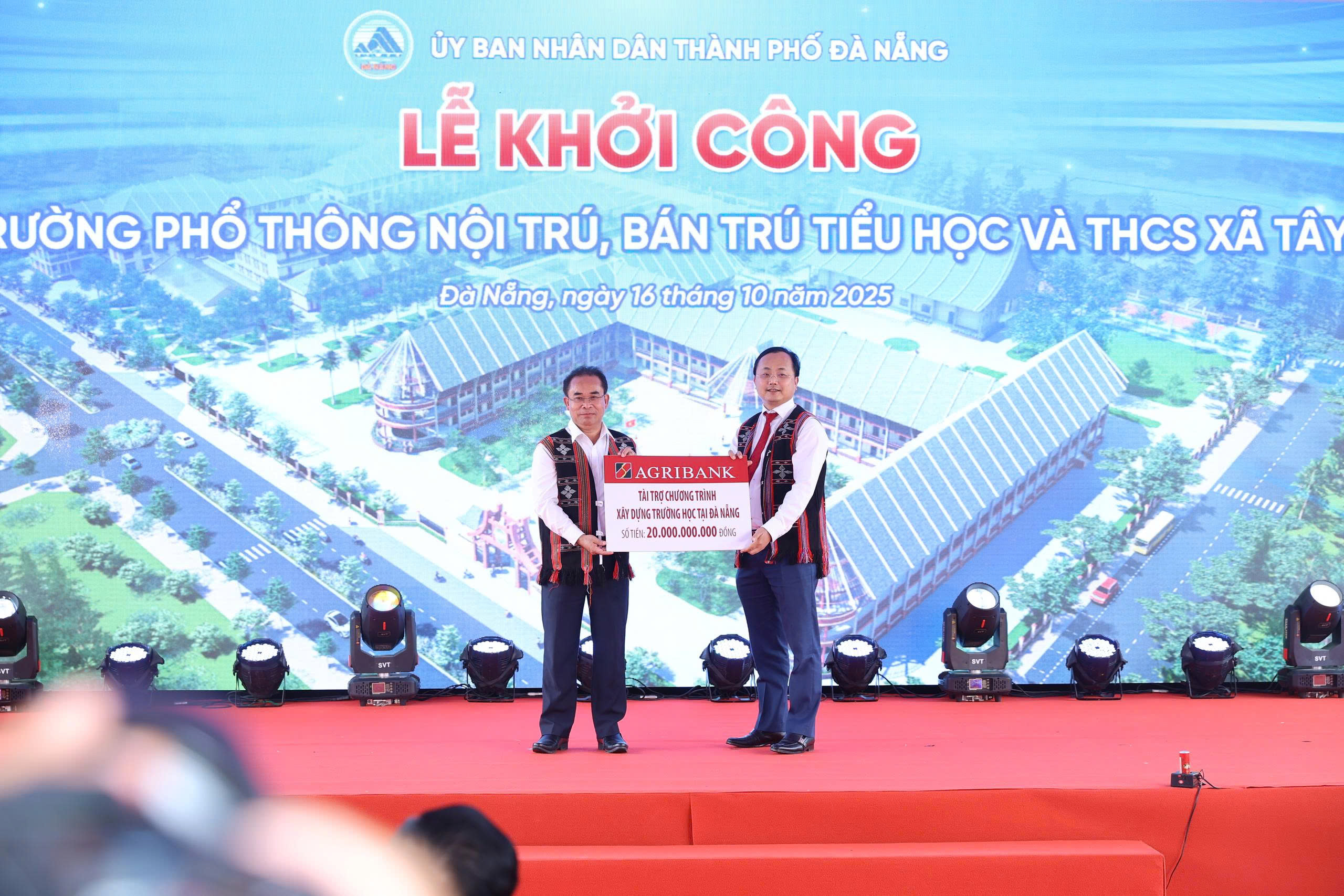 Lan tỏa dòng vốn, mở rộng cơ hội phát triển vùng đồng bào dân tộc thiểu số - ảnh 1 Hình ảnh: Lan tỏa dòng vốn, mở rộng cơ hội phát triển vùng đồng bào dân tộc thiểu số số 1