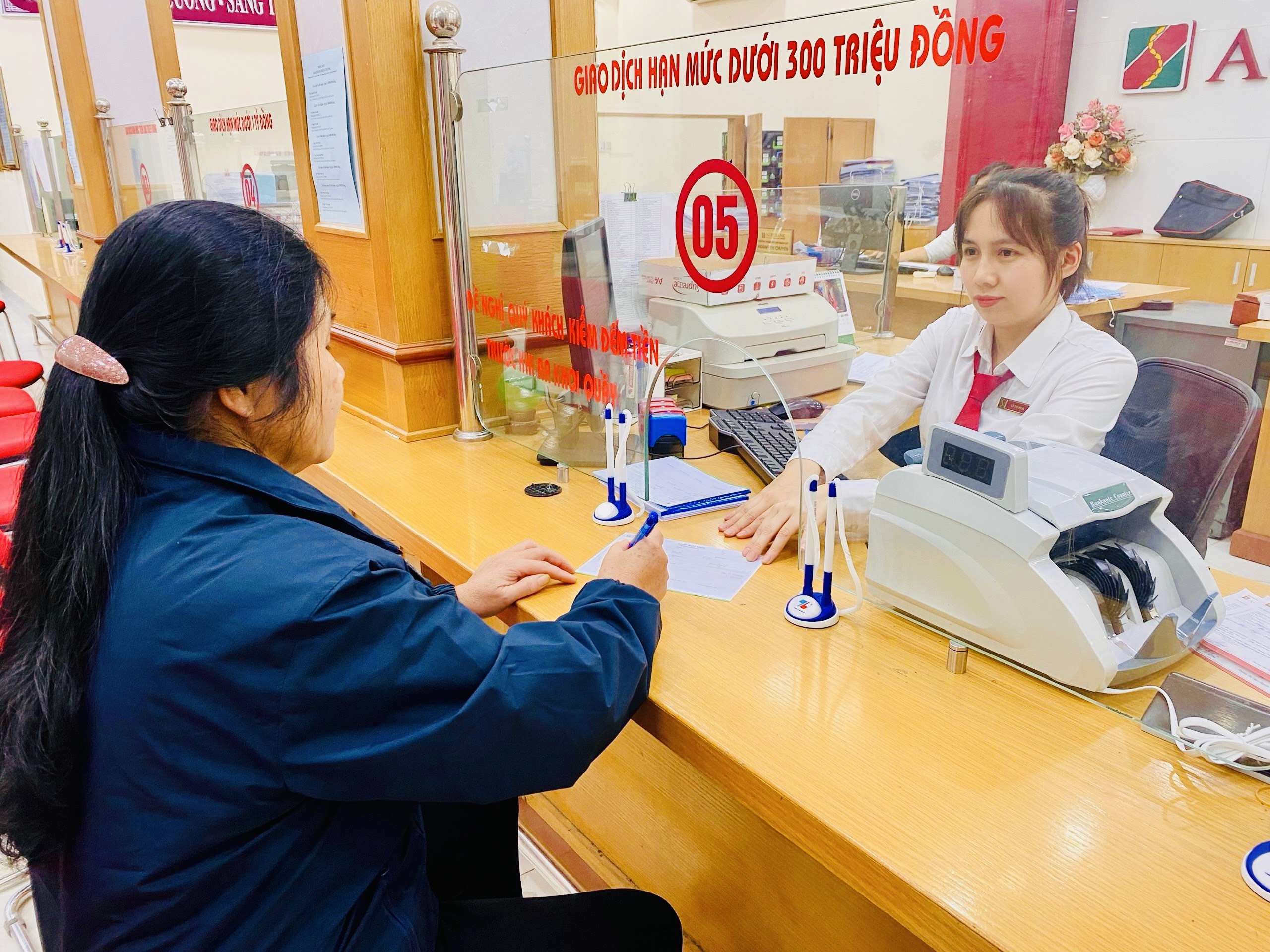 Agribank Lạng Sơn kịp thời ngăn chặn 09 vụ lừa đảo trực tuyến - ảnh 2 Hình ảnh: Agribank Lạng Sơn kịp thời ngăn chặn 09 vụ lừa đảo trực tuyến số 2